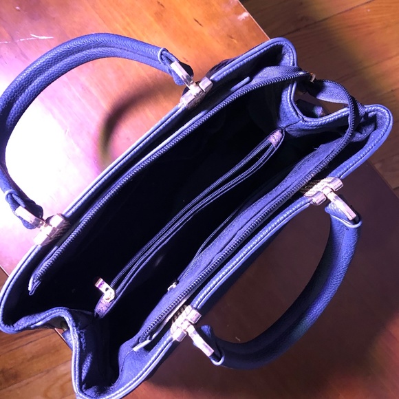 Structured Black Purse - Picture 4 of 5